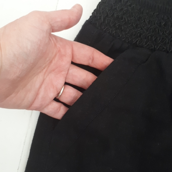 Linen blend comfy black pants. Size 10 - Picture 3 of 5